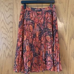 Lord and Taylor Paisley print Midi skirt.